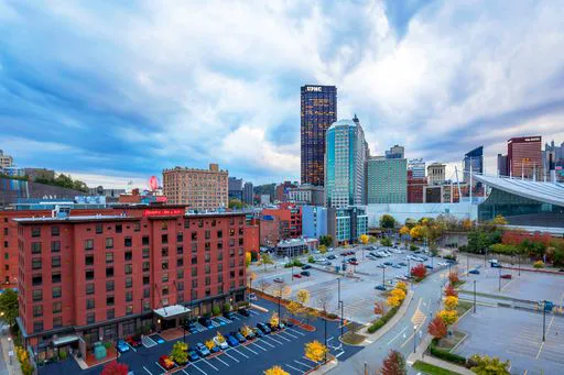 Hampton Inn & Suites Pittsburgh-Downtown 5