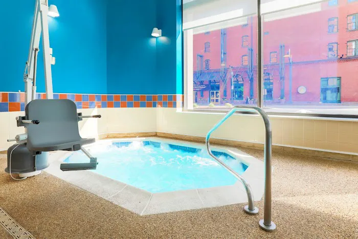 Hampton Inn & Suites Pittsburgh-Downtown 5