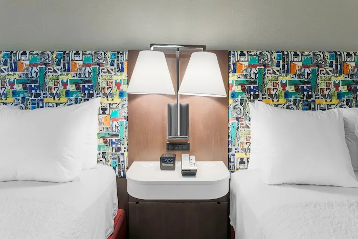 Hampton Inn & Suites Pittsburgh-Downtown 5