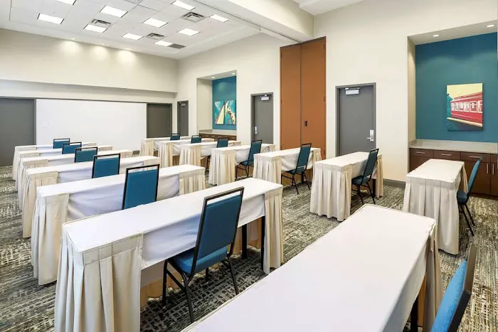 Hampton Inn & Suites Pittsburgh-Downtown 5