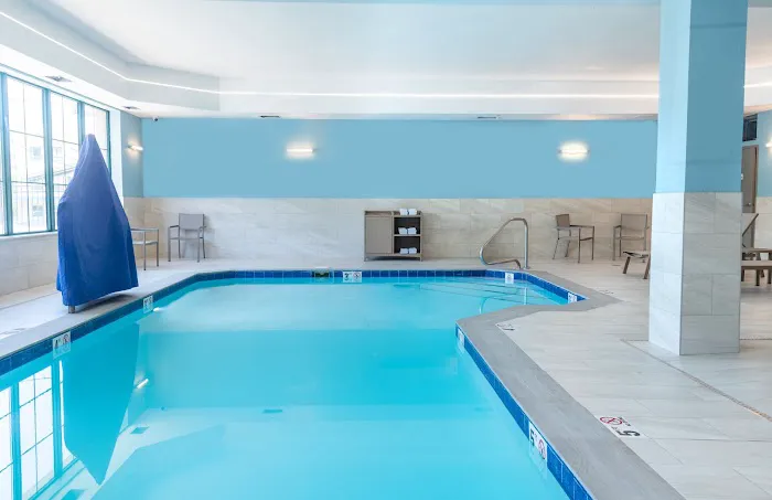 Holiday Inn Express & Suites Pittsburgh-South Side by IHG 5