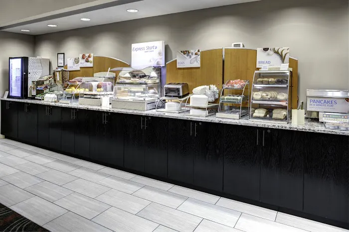 Holiday Inn Express & Suites Pittsburgh-South Side by IHG 5