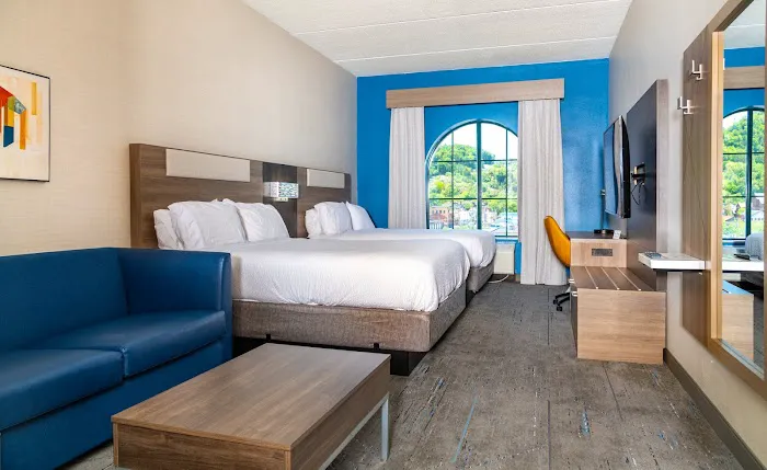 Holiday Inn Express & Suites Pittsburgh-South Side by IHG 5