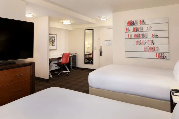DoubleTree by Hilton Hotel & Suites Pittsburgh Downtown 5