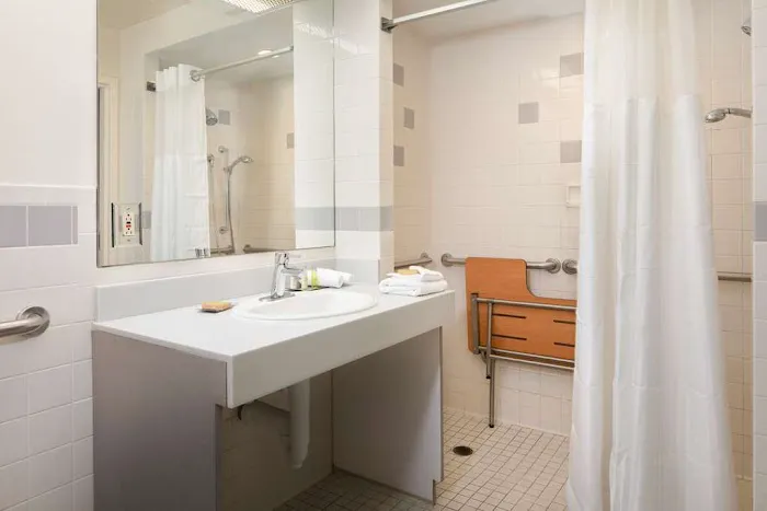 DoubleTree by Hilton Hotel & Suites Pittsburgh Downtown 5