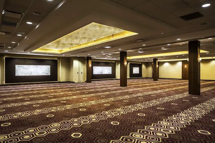 DoubleTree by Hilton Hotel & Suites Pittsburgh Downtown 5