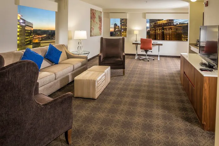 DoubleTree by Hilton Hotel & Suites Pittsburgh Downtown 5