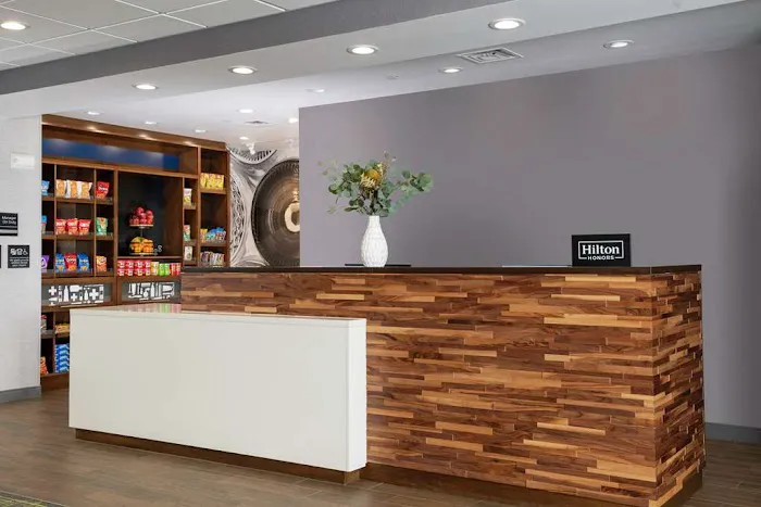 Hampton Inn & Suites Pittsburgh New Stanton 4