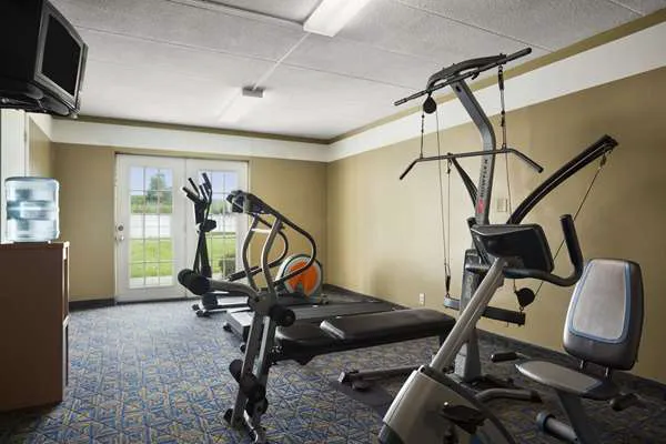 Ramada by Wyndham Pittsburgh/New Stanton 4