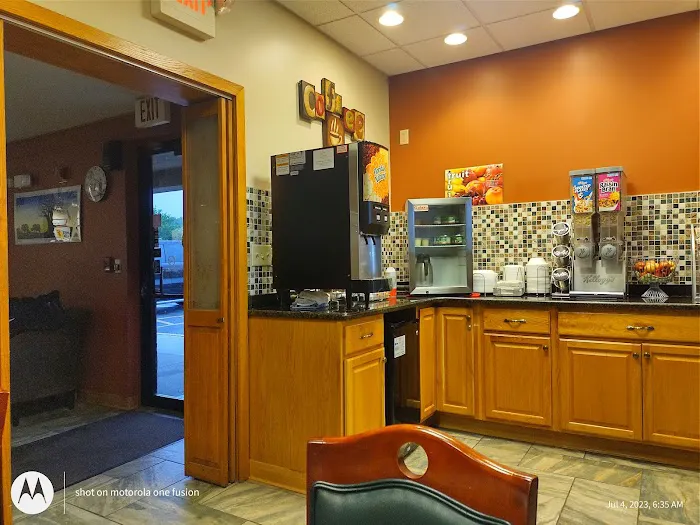 Super 8 by Wyndham Youngstown/Austintown 4