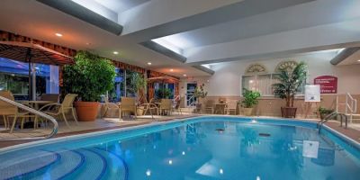 Holiday Inn Express & Suites Youngstown N (Warren/Niles) by IHG