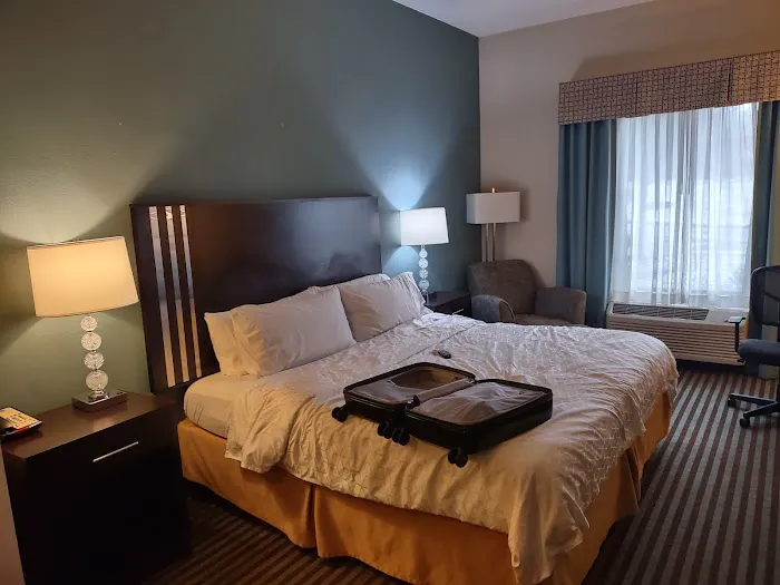 Holiday Inn Express & Suites Youngstown West - Austintown by IHG 4