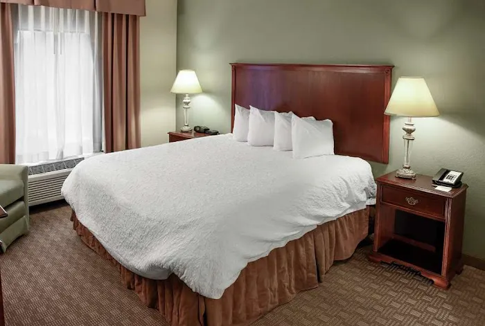 Hampton Inn & Suites Youngstown-Canfield 4