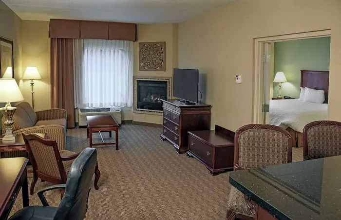Hampton Inn & Suites Youngstown-Canfield 4