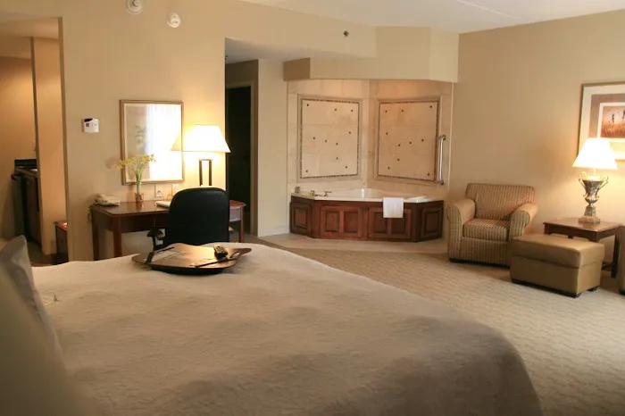 Hampton Inn & Suites Youngstown-Canfield 4