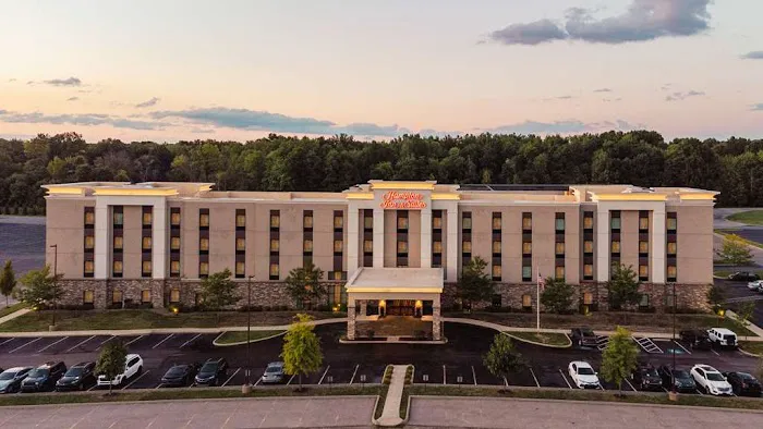 Hampton Inn & Suites Niles/Warren 4