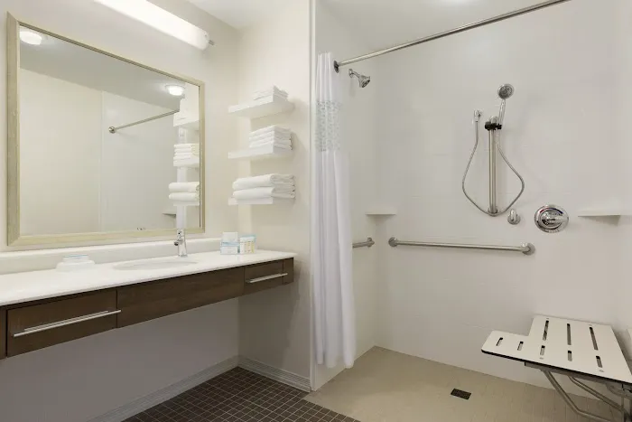 Hampton Inn & Suites Niles/Warren 4