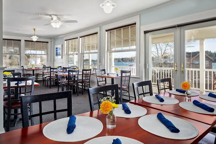 East Wind Inn & Suites 5