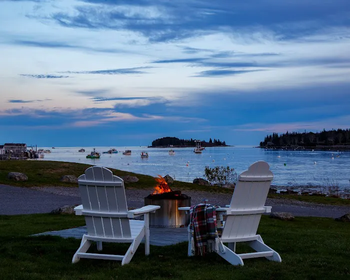 East Wind Inn & Suites 5