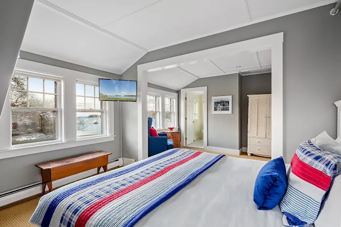 East Wind Inn & Suites 5