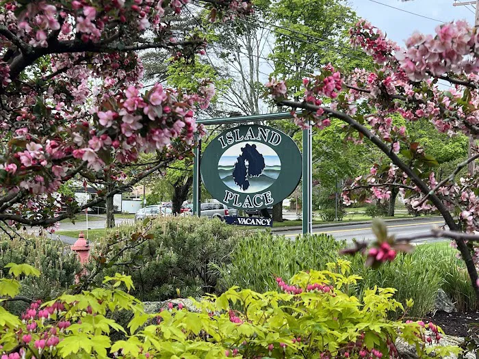 Island Place 5