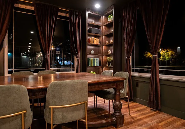 The Pathmaker Hotel 5