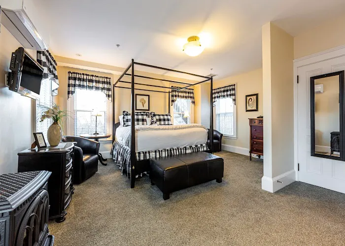 Bass Cottage Inn 5