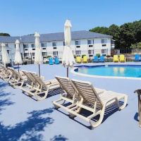 Ambassador Inn & Suites ico