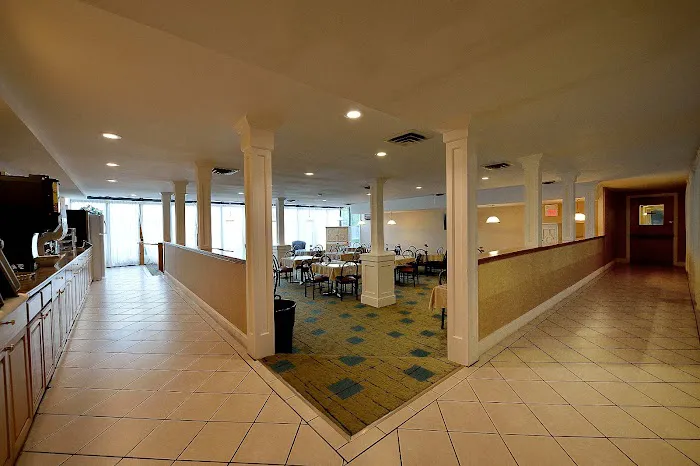Ambassador Inn & Suites 5