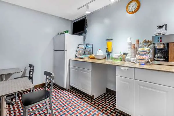 Travelodge by Wyndham Cape Cod Area 5