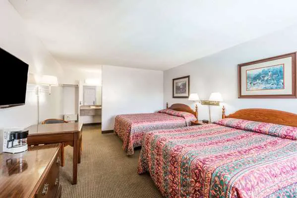 Travelodge by Wyndham Cape Cod Area 5