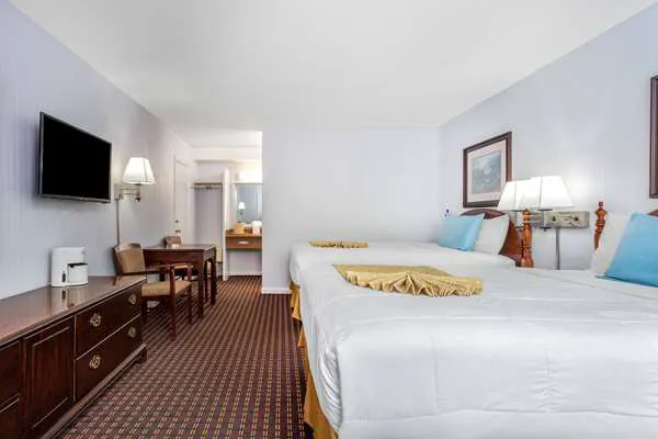 Travelodge by Wyndham Cape Cod Area 5
