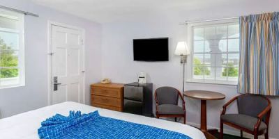 Travelodge by Wyndham Cape Cod Area