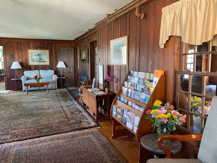 Lighthouse Inn 5