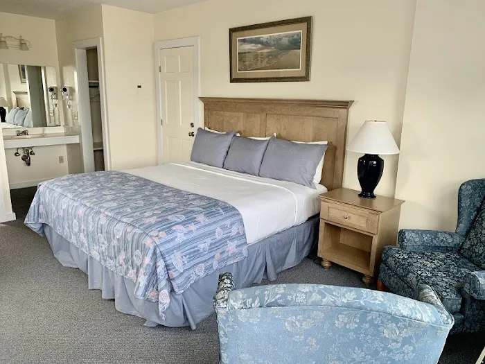 Lighthouse Inn 5