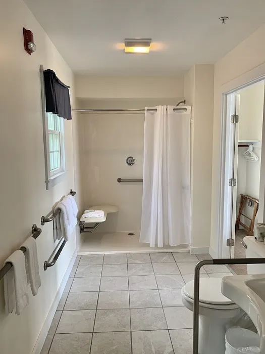 Lighthouse Inn 5