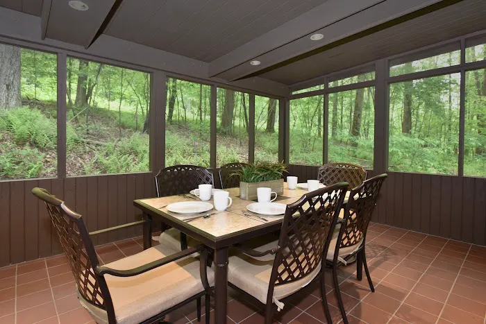 Kenswood Cabin, Seven Springs 3