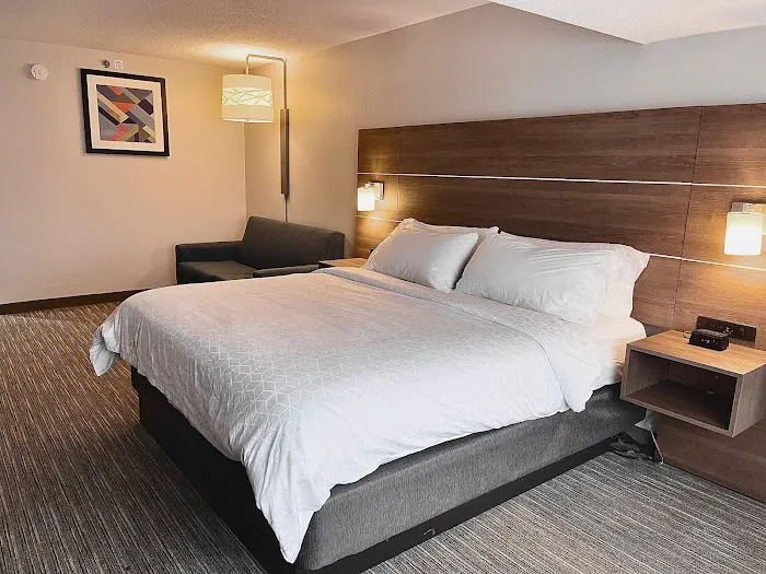 Holiday Inn Express Mt. Pleasant - Scottdale by IHG 4