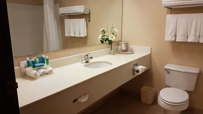 Holiday Inn Express Mt. Pleasant - Scottdale by IHG 4