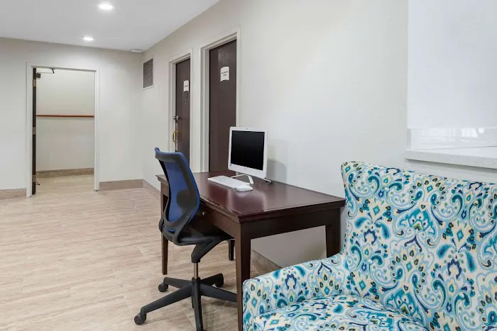 Quality Inn 4