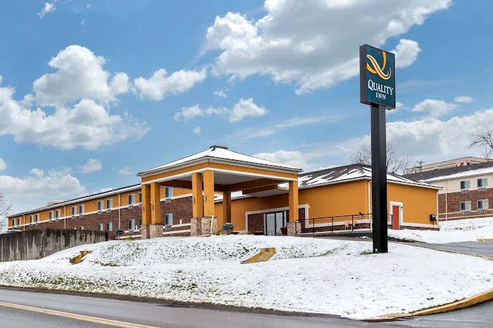 Quality Inn 4