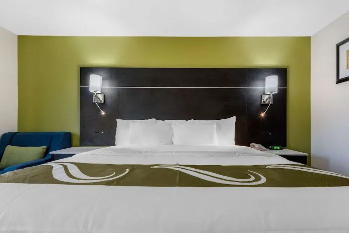 Quality Inn 4
