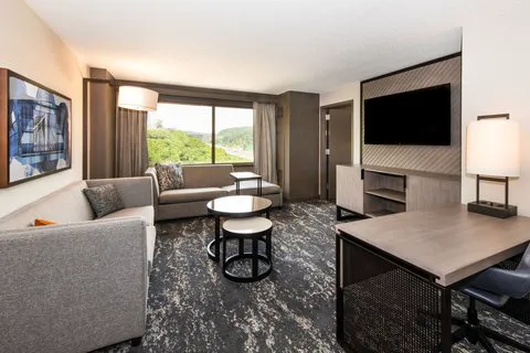 Pittsburgh Airport Marriott 4