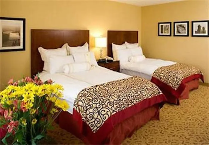 Pittsburgh Airport Marriott 4
