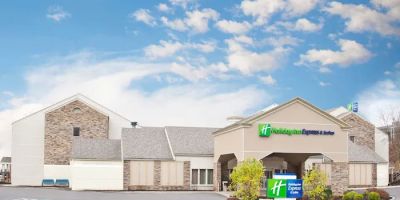 Holiday Inn Express & Suites Pittsburgh Airport by IHG
