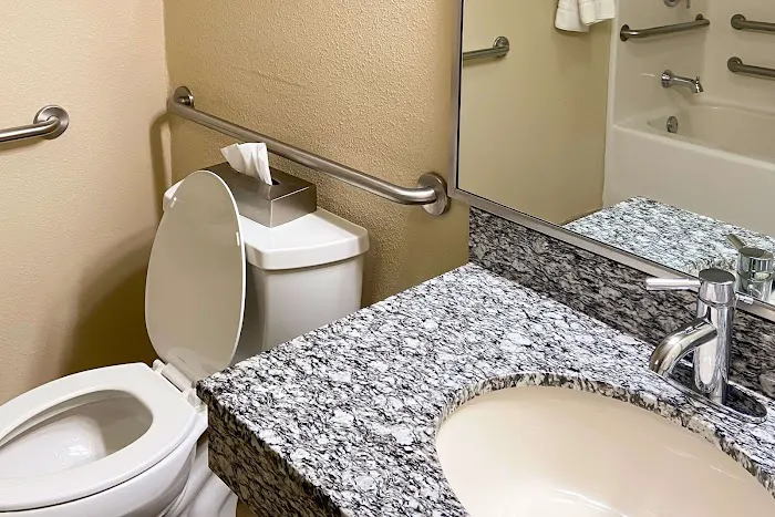 Comfort Suites Pittsburgh Airport 4