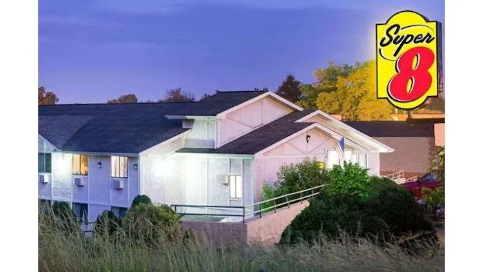 Super 8 by Wyndham Pittsburgh PA Airport/University Area 4