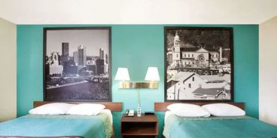 Super 8 by Wyndham Pittsburgh PA Airport/University Area
