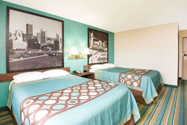 Super 8 by Wyndham Pittsburgh PA Airport/University Area 4