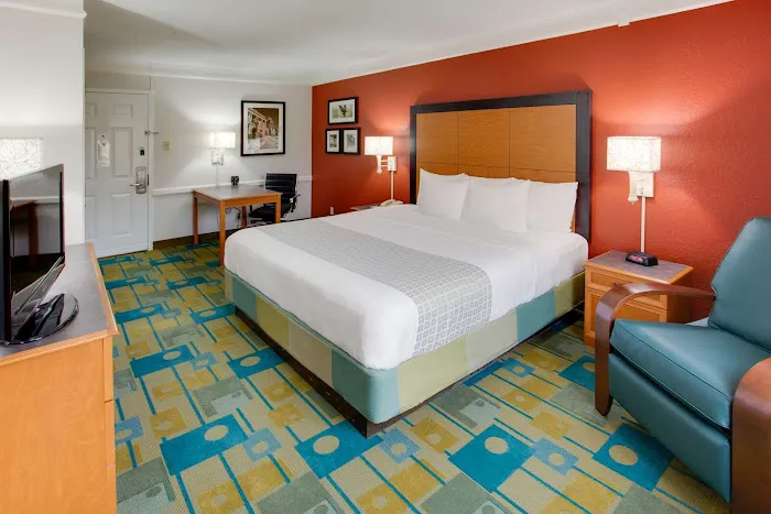 La Quinta Inn by Wyndham Pittsburgh Airport 4